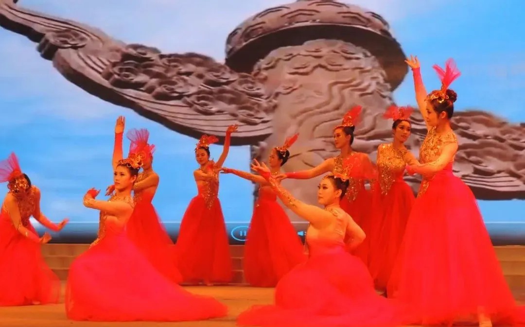 乐动(中国)一站式服务平台特钢（集团）“致敬奋斗 礼赞楷模”2024年度表彰先进颁奖典礼隆重举行